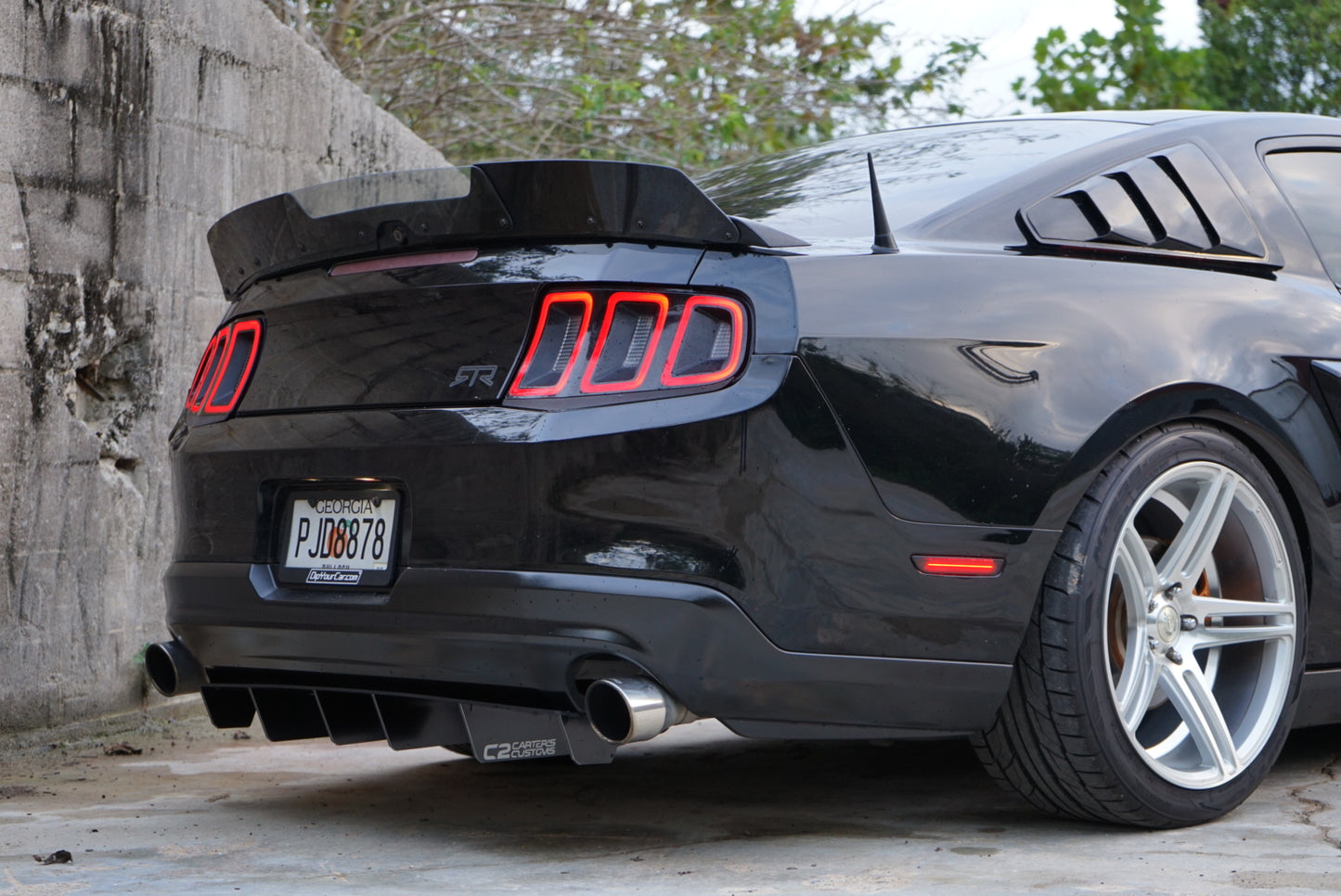 2010-2014 Mustang RTR Decklid Panel; Gloss Black